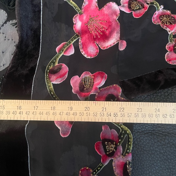 Aris A Cherry Blossom Silk Velvet Burnout w/Tassel Short Kimono O/S. (M/… - Picture 8 of 12